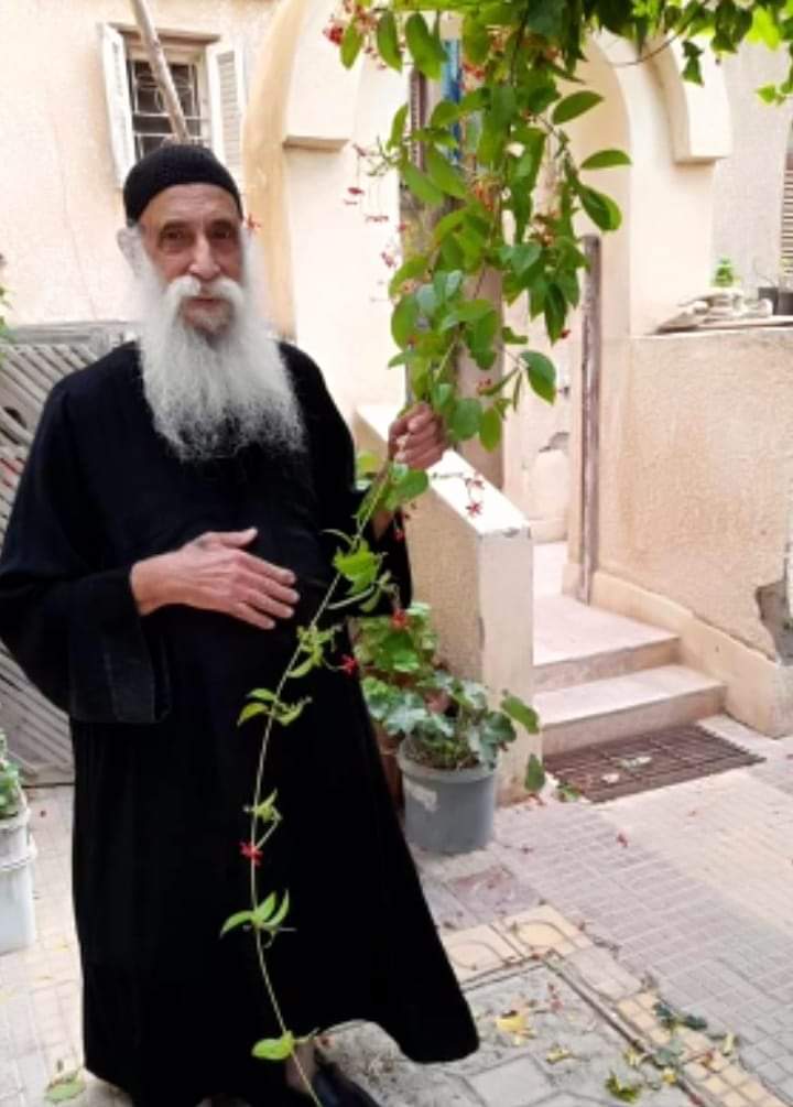 قول معايا في بداية يومك

باركي يا نفسي الرب ولا تنسي كل حسناته. الذي يغفر جميع ذنوبك و يشفي كل امراضك برأفاته. الذي يجدد كالنسر شبابك فلنشكره لأعماله ولمساته.          نهاركم سعيد.......
القمص رافائيل آفا مينا
