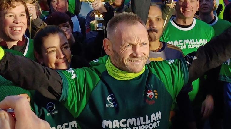 NickyWoott's tweet photo. This is so amazing! What an incredible achievement. Hope he’s putting his feet up today! https://t.co/pV1QG3SCKn
Marathon man finishes 365th run of the year to raise money for charity https://t.co/JhX2w0ZFi8