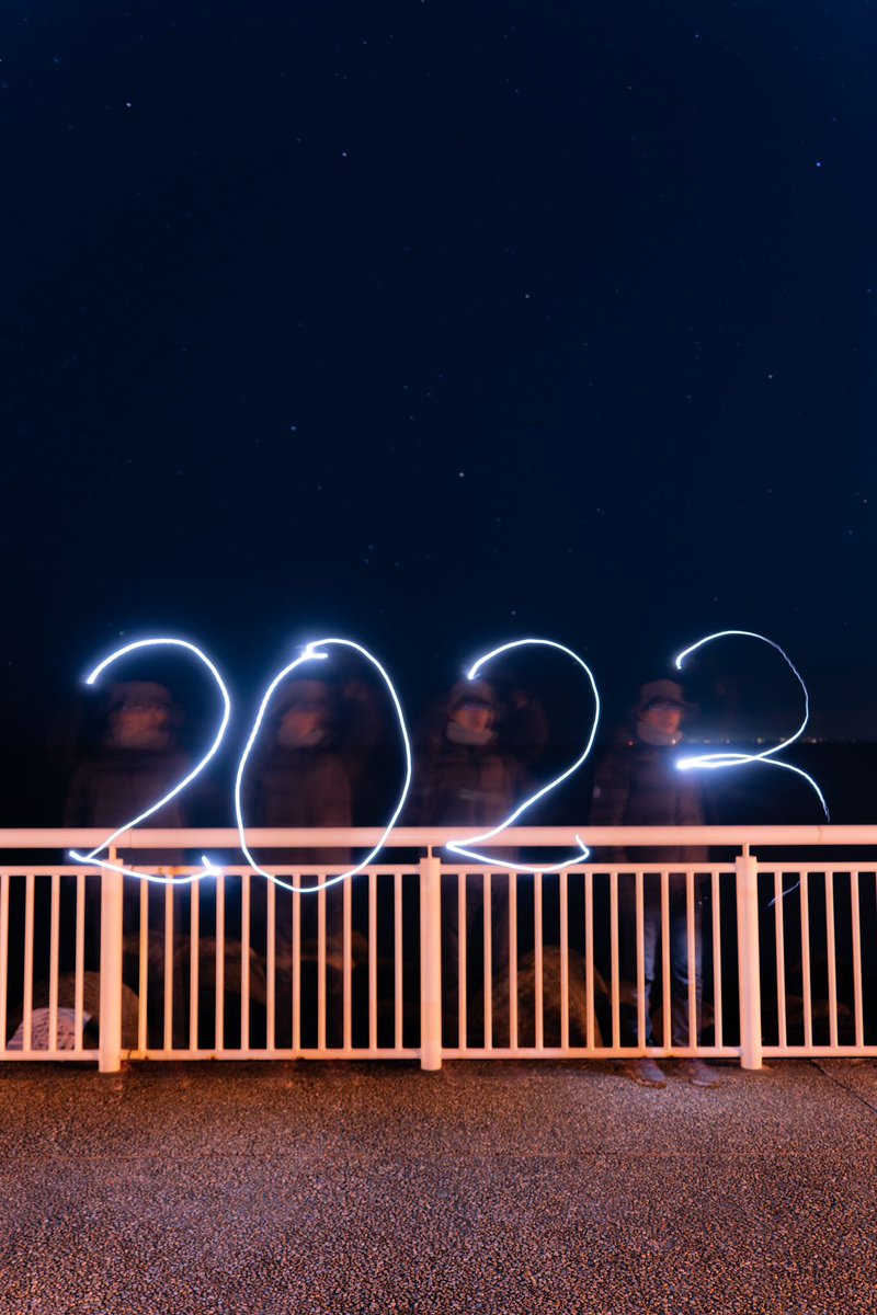 Lz9745To's tweet photo. 新年明けましておめでとうございます
今年もよろしくお願いします
江ノ島でさしぶりに流星と朝日を撮った🌌🌅 https://t.co/Eo4HbOf26R