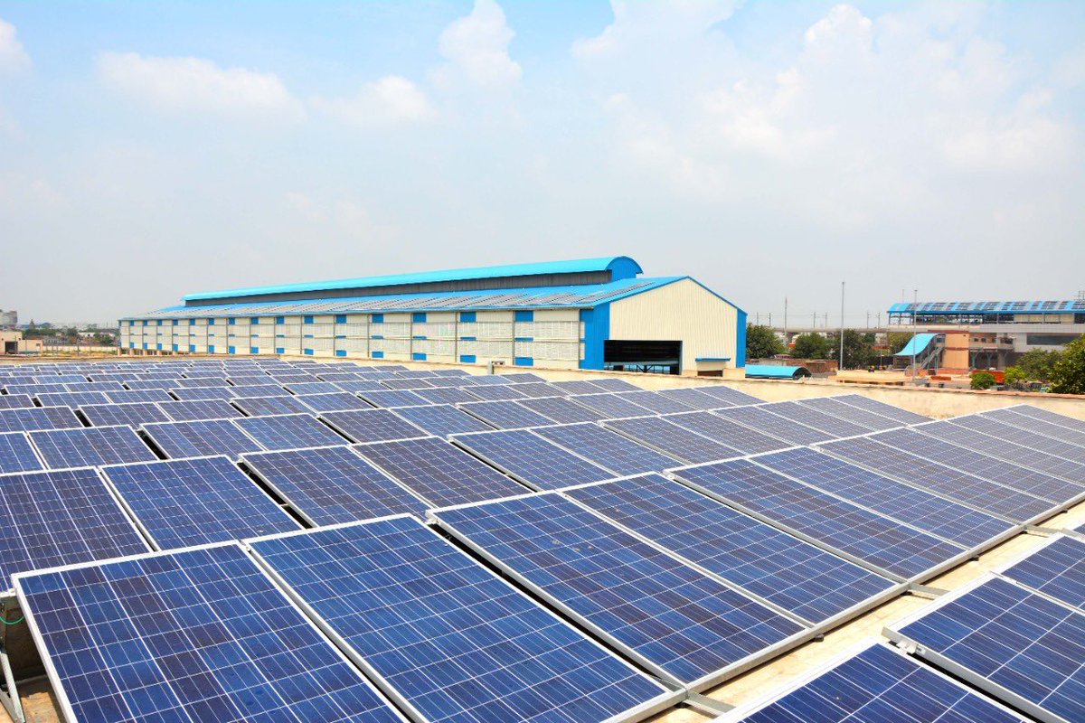 HardeepSPuri's tweet photo. It has emerged as a solar power pioneer with about 50MW capacity & is India's first mass transit facility to receive solar power from an off-site plant in Rewa. Enhanced safety training, site inspections, scientific traffic management have been hallmarks of metro construction. https://t.co/KCnERHnIA9