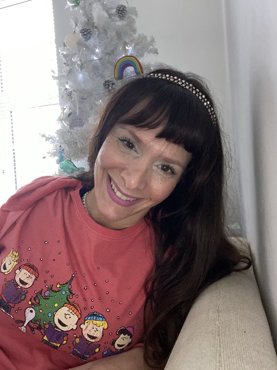 NevGWeatherGirl's tweet photo. 🥂Seems like a good time to show my face and say blessed 2023 to you all!🥰

Thank you for all your support in 2022, see you on the flip x
🙏🏽⭐️🥂💛

#NevGsLondonWeatherSummary
#NevGQuickPost
#NewYearsMessage 
#Blessed2023 🥂⭐️👌🏽
#SnoopyAtChristmas
#PeanutsChristmas https://t.co/XsJpdNLRrD