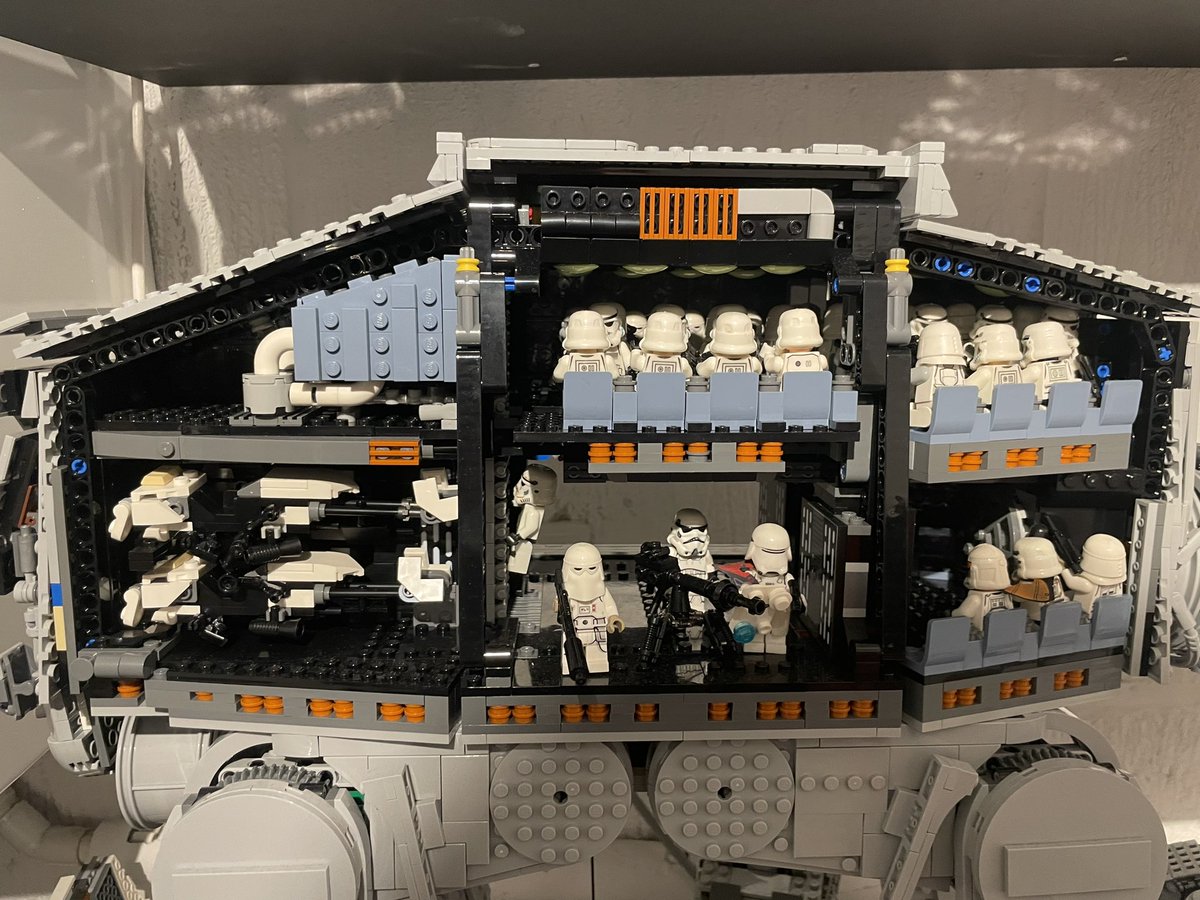 TallTim2021's tweet photo. @SimonLittlefie1 @LesleyJMunro I managed to get the At-At cheaper then the RRP after selling some other Lego to fund it. https://t.co/0CX9mk2lJI
