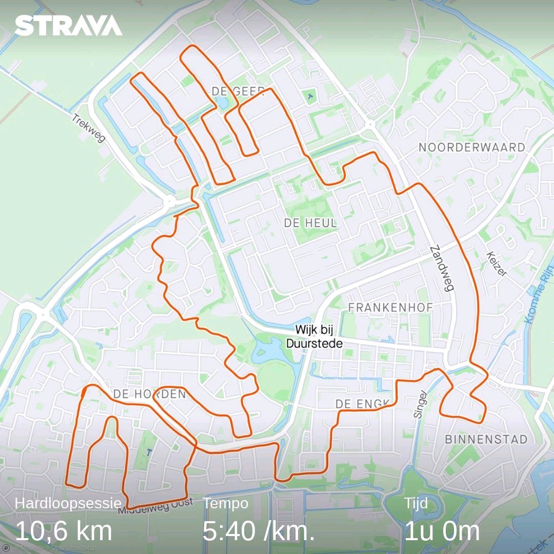 Rustig het jaar begonnen. Een urbanrun door Wijk bij Duurstede. Gelukkig Nieuwjaar zeggen tegen de hondenuitlaters, vuurwerkopruimers en andere @loopmaatjes strava.app.link/xgckjkboewb