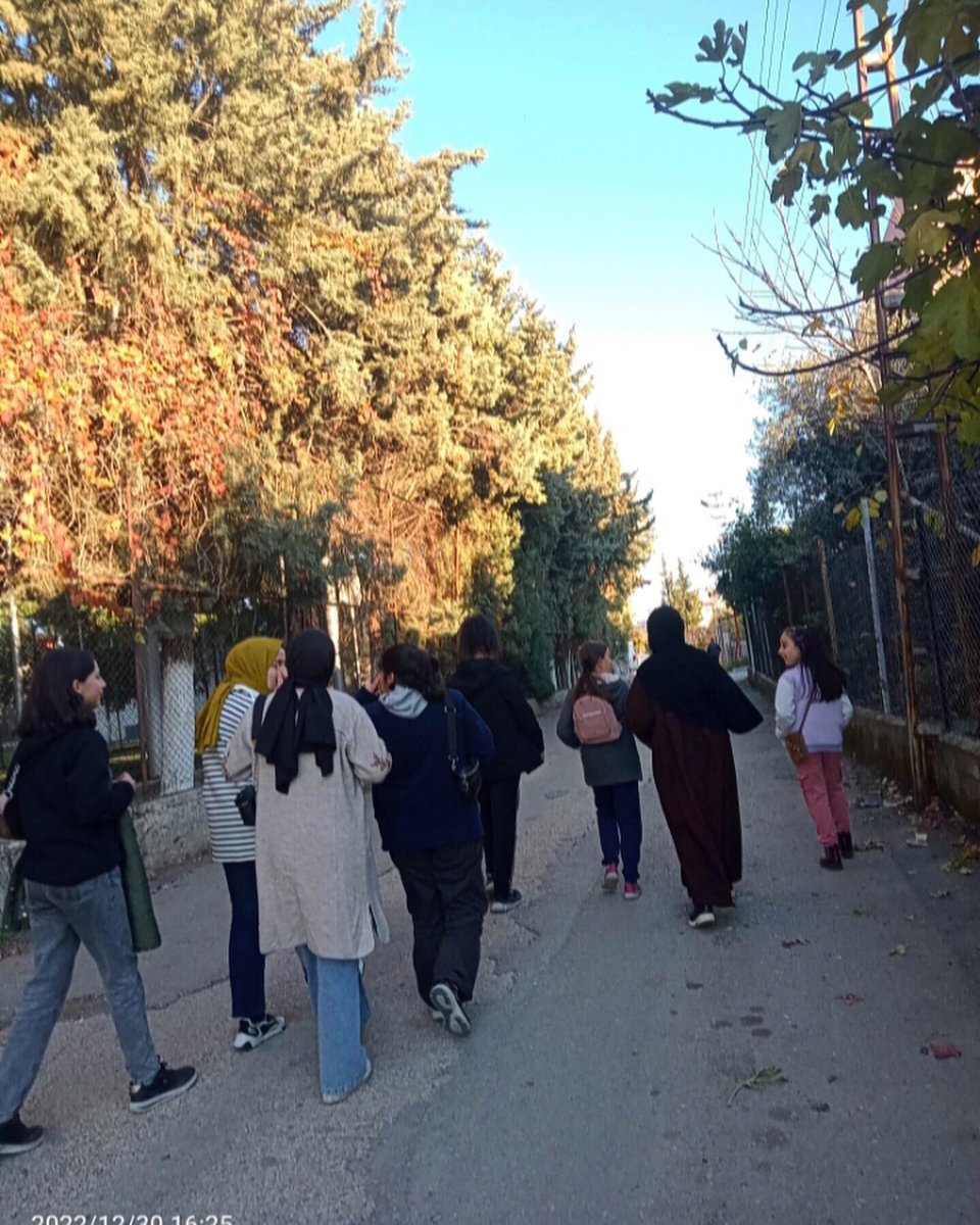 Sakider01's tweet photo. Bu hafta sakider merkez ortaokul kız grubu ile aile ziyareti etkinliği yaptık. Muhabbetin, neşenin bol olduğu bir vakit geçirdik ve biten seneyi değerlendirip yeni sene için yeni hedefler belirledik🌸 https://t.co/cUXFV5J3xl