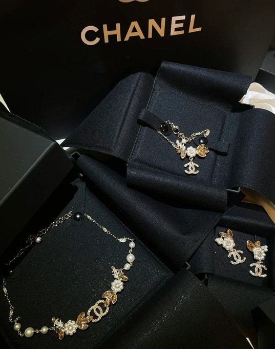 captin2000's tweet image. Gentleness and you are both treasures.