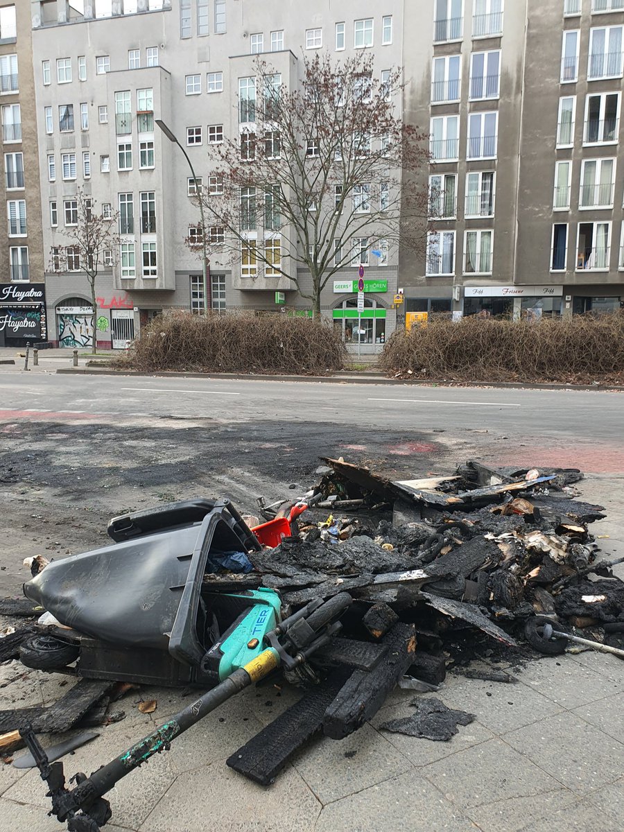 juancberlin's tweet photo. @RiotPrime2022 The aftermath: #sanderstrasse 1.1.2023 um 11h https://t.co/g9iNCm2nxl