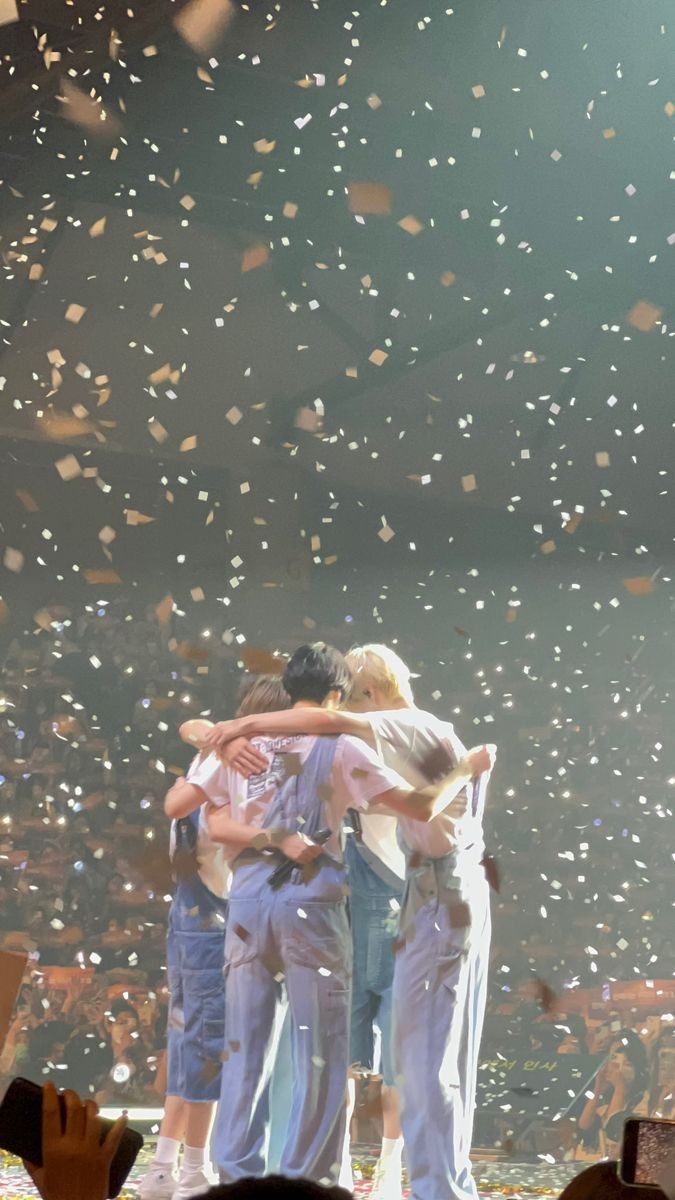 Cartherjung4's tweet photo. Son mi universo entero🥺💜💙 https://t.co/T2hRLz06IG