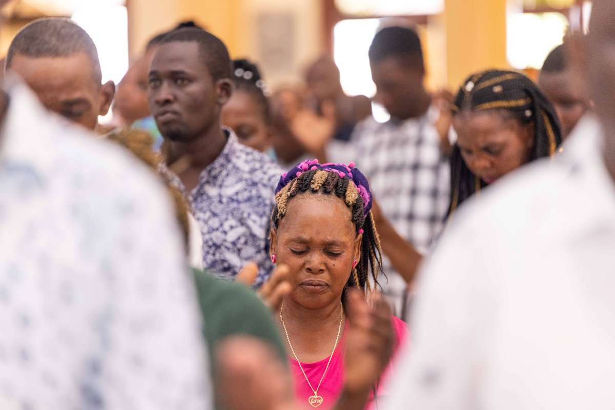 WilliamsRuto's tweet photo. Joined worshippers for Sunday service at Siloam Ministry, Bamburi, Mombasa County. https://t.co/xk7qvvXfk9