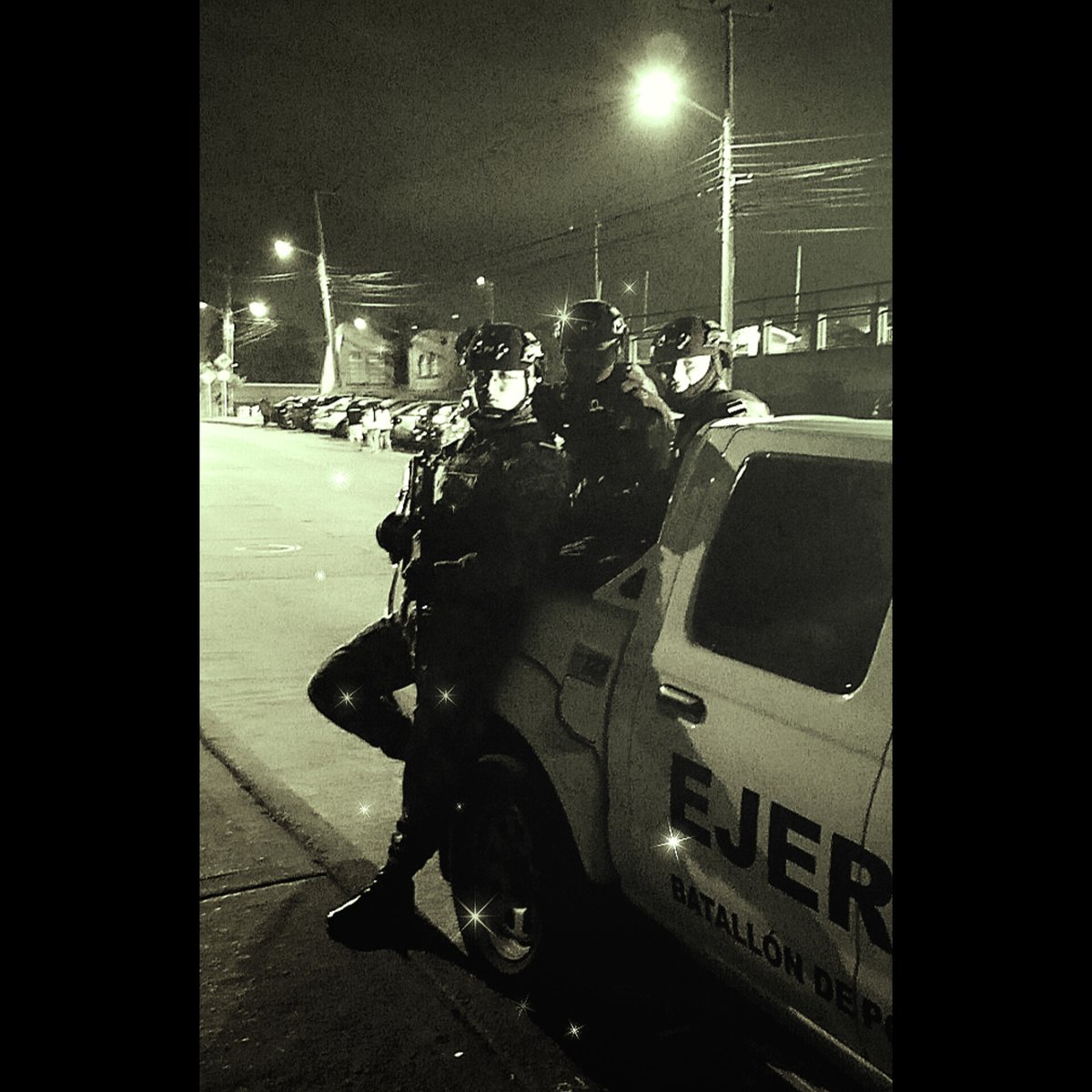 JuanMor96074397's tweet photo. La noche de año nuevo #PM13 https://t.co/wUAMB8uWgm