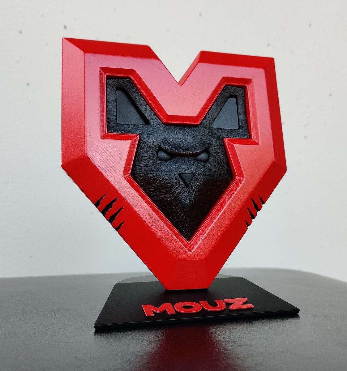 Simple logos are the hardest but this little evil mouse says "happy new year" to <a href="/mousesports/">MOUZ</a> 🐭
#VAMOUZ