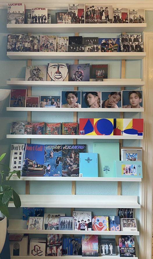 TheNenya's tweet photo. 1st project of 2023 done: rearranging the SHRINees - with a little room now for the upcoming comebacks π₯°
#Shawolthings
#SHINee #μ€μ΄λ @SHINee https://t.co/PGhTNQJiv3