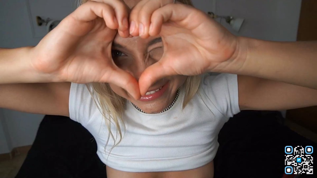 Happy New Year to every <a href="/cherrishlulu/">Cherrishlulu</a> fans.
May our best top sweet webcam girl return. And that if not, we wish her the best for 2023. Share your wishes for her here, I will send her your wishes.