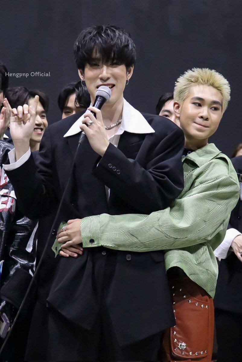 hengpnpofficial's tweet photo. พี่เฮงกับน้องติวเตอร์ น่ารักจังเลย คล้ายๆ คุณพ่อกับคุณลูกอยู่เหมือนกันนะคะ
🔗 https://t.co/o072LirgYE
#hengpnp
#HENG_THETWO
#TUTOR_THETWO
#THETWOFINAL
#THETWO
#ตอมอรีแอค
#Workpoint23 https://t.co/mwYxzbjkVI