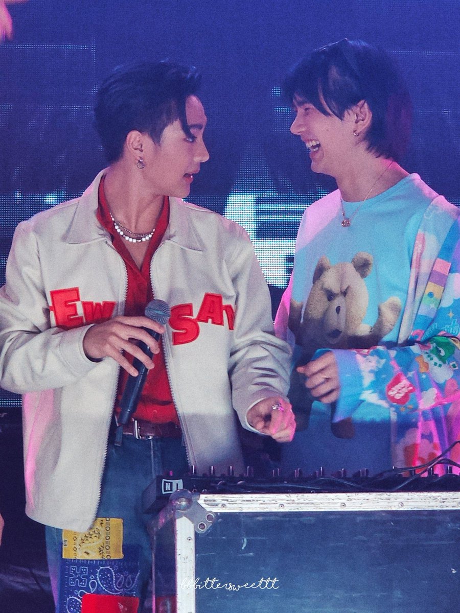 builduniverse_'s tweet photo. #BuildTa 🥰🫶

—— #BeOnCloudNewYearParty 
꒰ #BuildJakapan #ไบเบิ้ลบิว ꒱ https://t.co/ckVo18JBl3