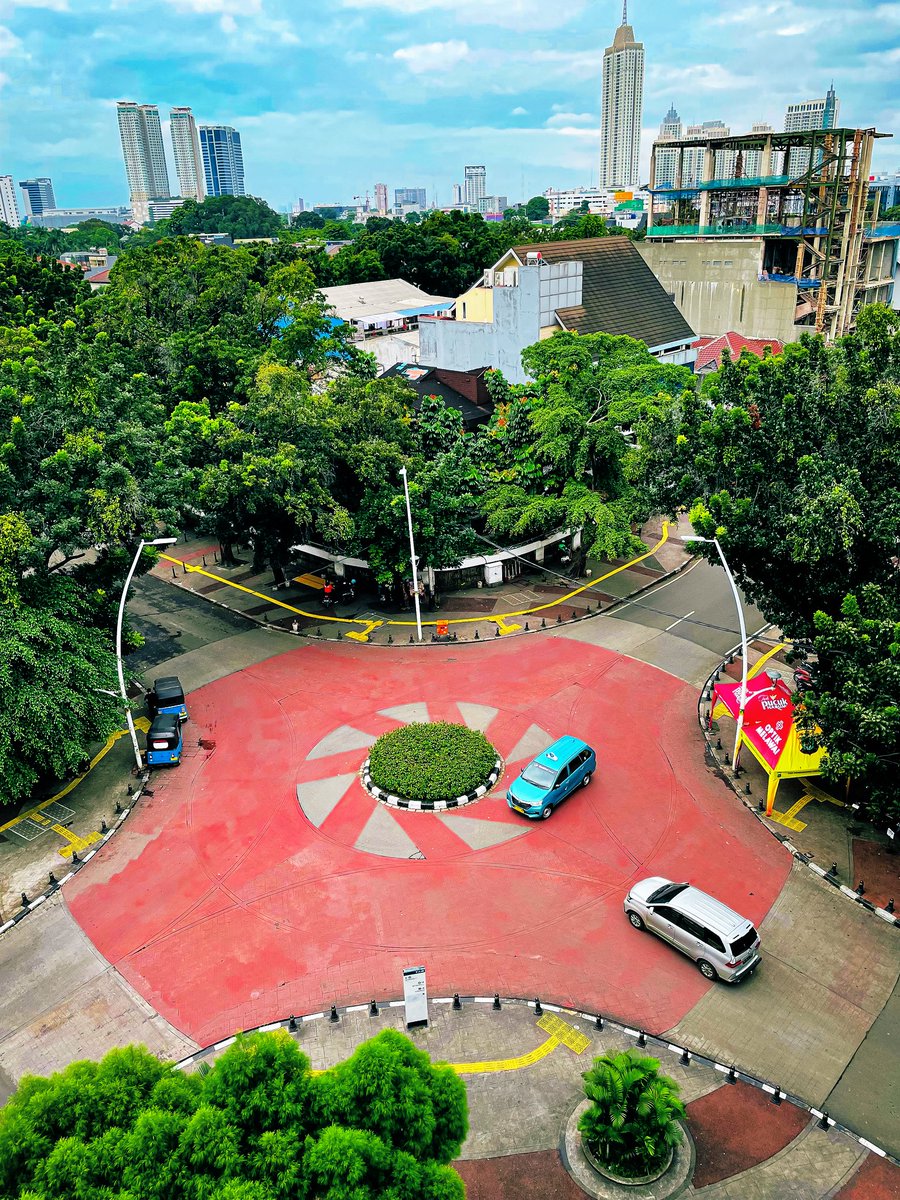 Jakarta - Kota Kolaborasi
.
#jakarta 
#kotakolaborasi 
#neversleep 
#collaboration 
#street