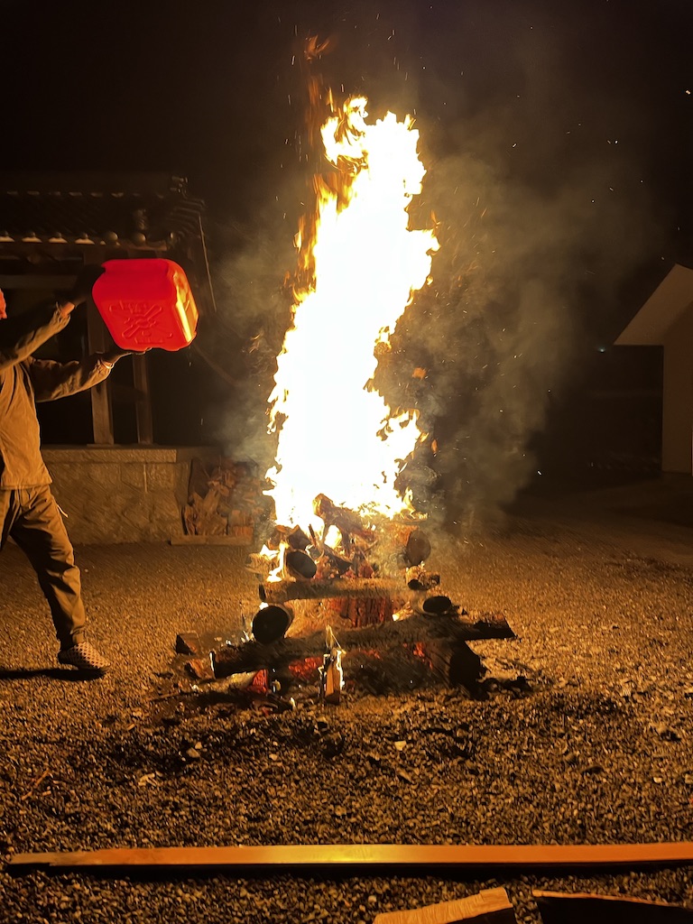 キャンプファイヤーなう