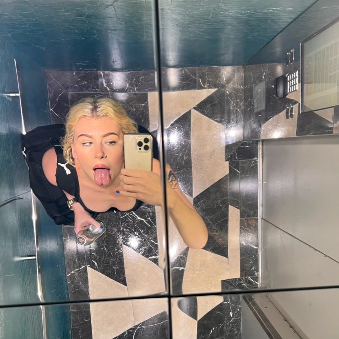 nappy new year :p https://t.co/oPrjZtSWRF