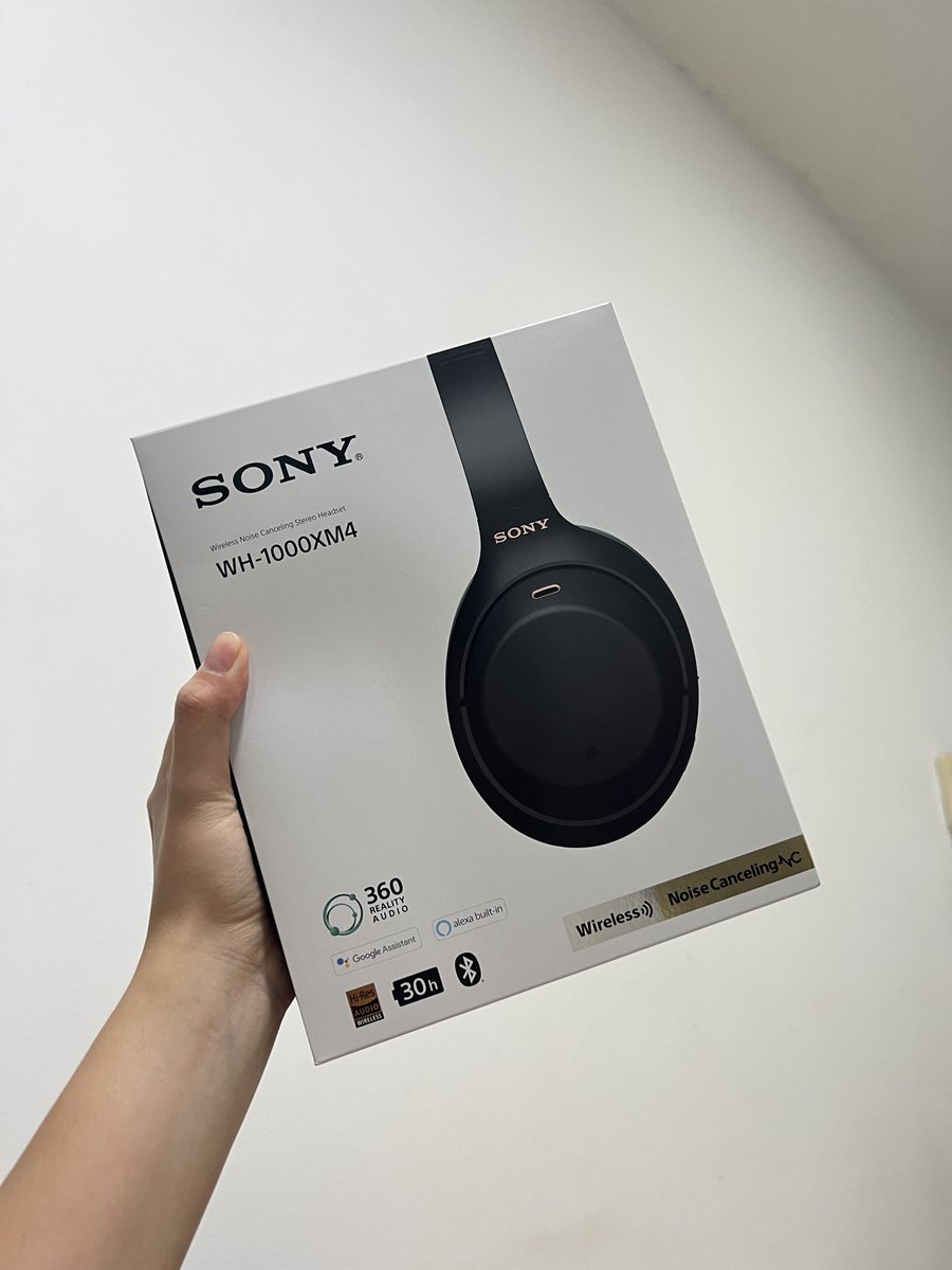 najihahshahrel's tweet photo. The best headphones ever!! 

I got one for my boyfriend lepastu I beli for myself pula cause ITS SO GOOD 😭👍🏻

IMO, Sony XM4 is better than Airpods Max. 

Pricing, design, sound semua better. 

WORTH IT!! THE BEST INVESTMENT EVER https://t.co/UPkllbPpij