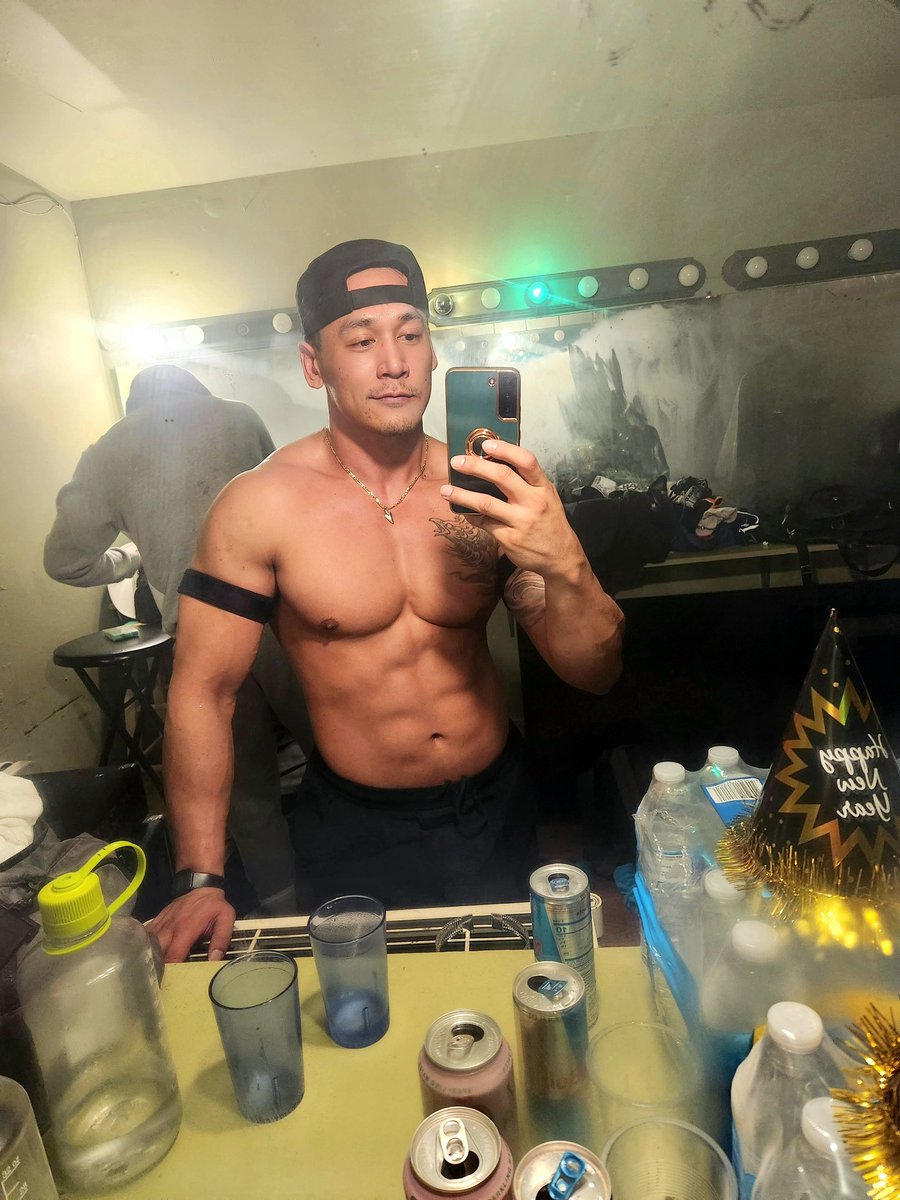 Han Cross on Twitter: "年年有魚 Happy New Year from @jflo_lefty's OtterPop Party LA at the