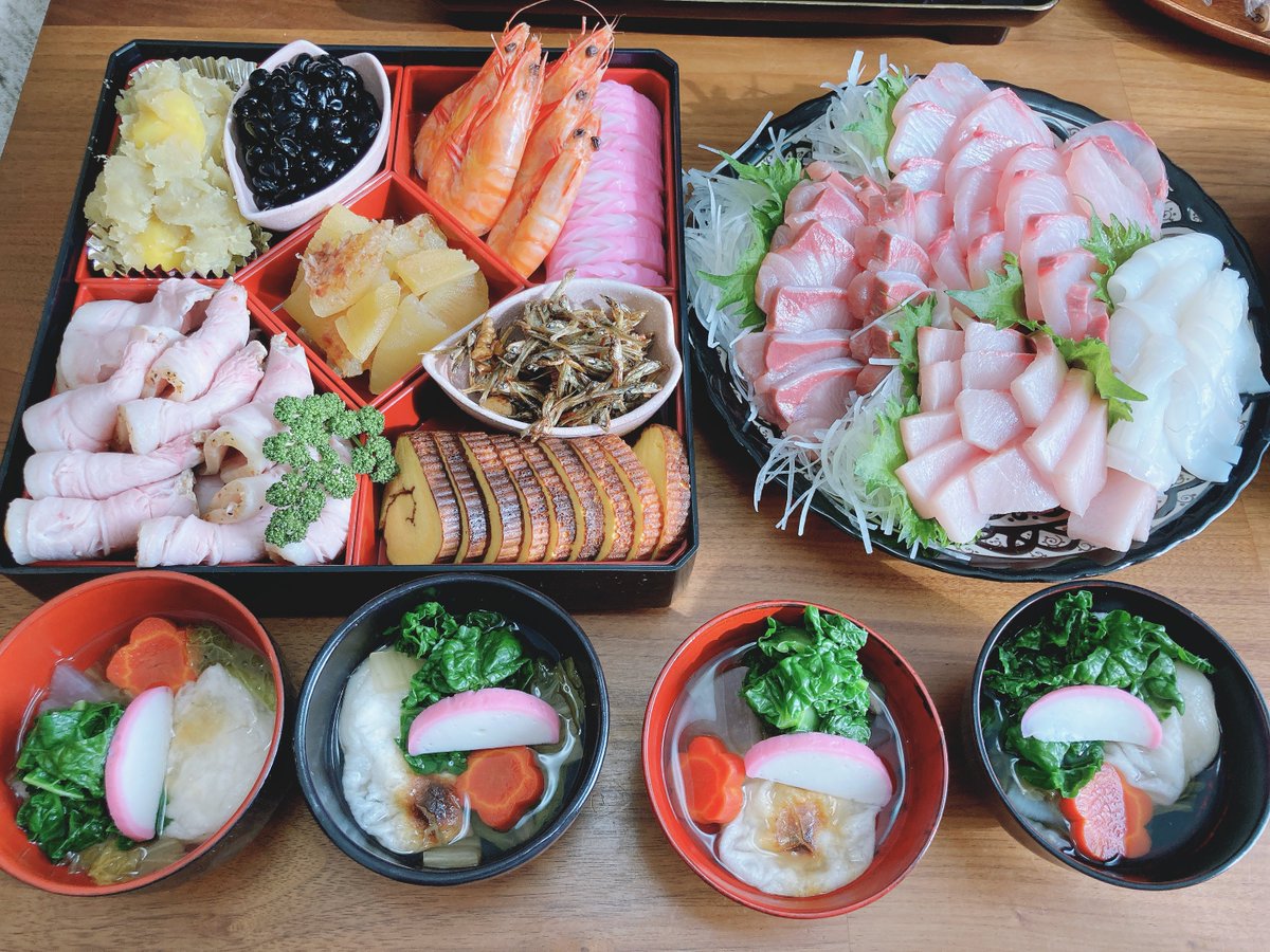 お正月のご馳走&鳥取で買ったカニとエビ🦀🦐エビの殻はビスクにして最後まで楽しむ🤤 