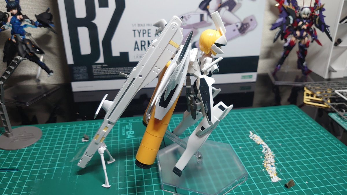 適当に大型ライフルを本体につけてみたけど、フルアーマー感すごいな…
超かっこいいわ😂