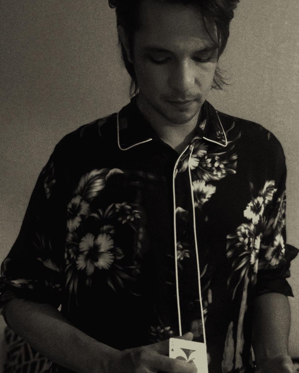 Happy New Year 🎉

To me, magic means an opportunity to explore that interaction by turning towards how we experience the world, each other, the surprises and the unexplained.