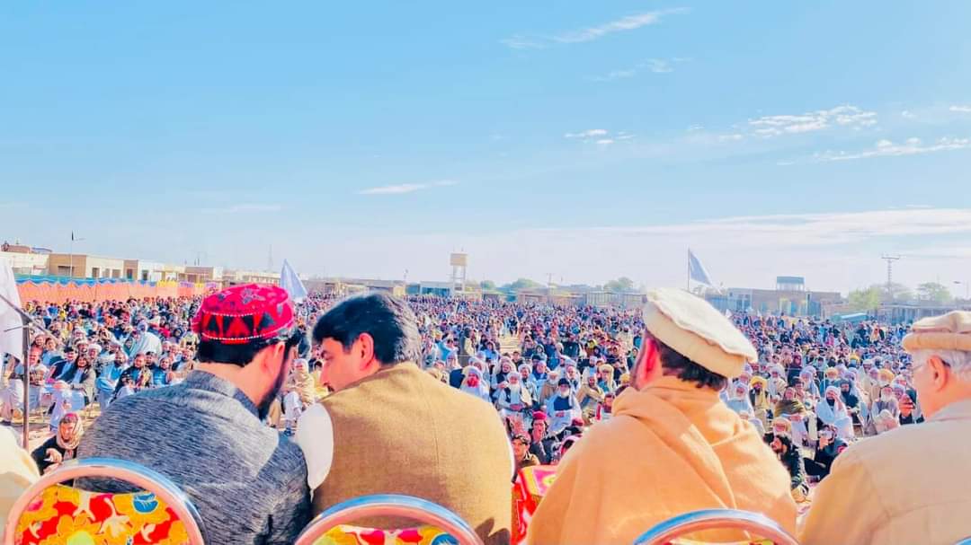 KhorBibi's tweet photo. PTM chief @ManzoorPashteen participated in Pashtun uprising at JaniKhel Bannu against state sponsored terrorism, wars , Talibanization , marginalization and colonial policies. We will resist.

#جانیخیل_بنو��_اولسی_پاڅون

@UN @hrw @CNN @BBCSanaSafi @BBCNews @FereshtaKazemi https://t.co/66ZhQxefpD