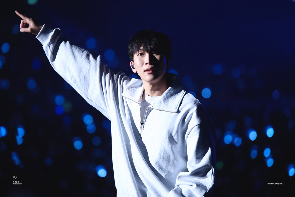 atozXbtob's tweet photo. 소년의 꿈을 따라 함께💙

https://t.co/wRGt8kzLtT
https://t.co/ne4jrvwc20
https://t.co/rtGJAEVpWE
https://t.co/rVy4kZWNdG

221231 'Be Together' 중콘
#비투비 #은광 #서은광(@BTOB_SEKwang) https://t.co/lvr3tg4d3p
