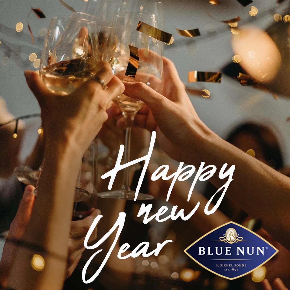 Cheers to all the Golden Moments that we will celebrate together in 2023 🥂