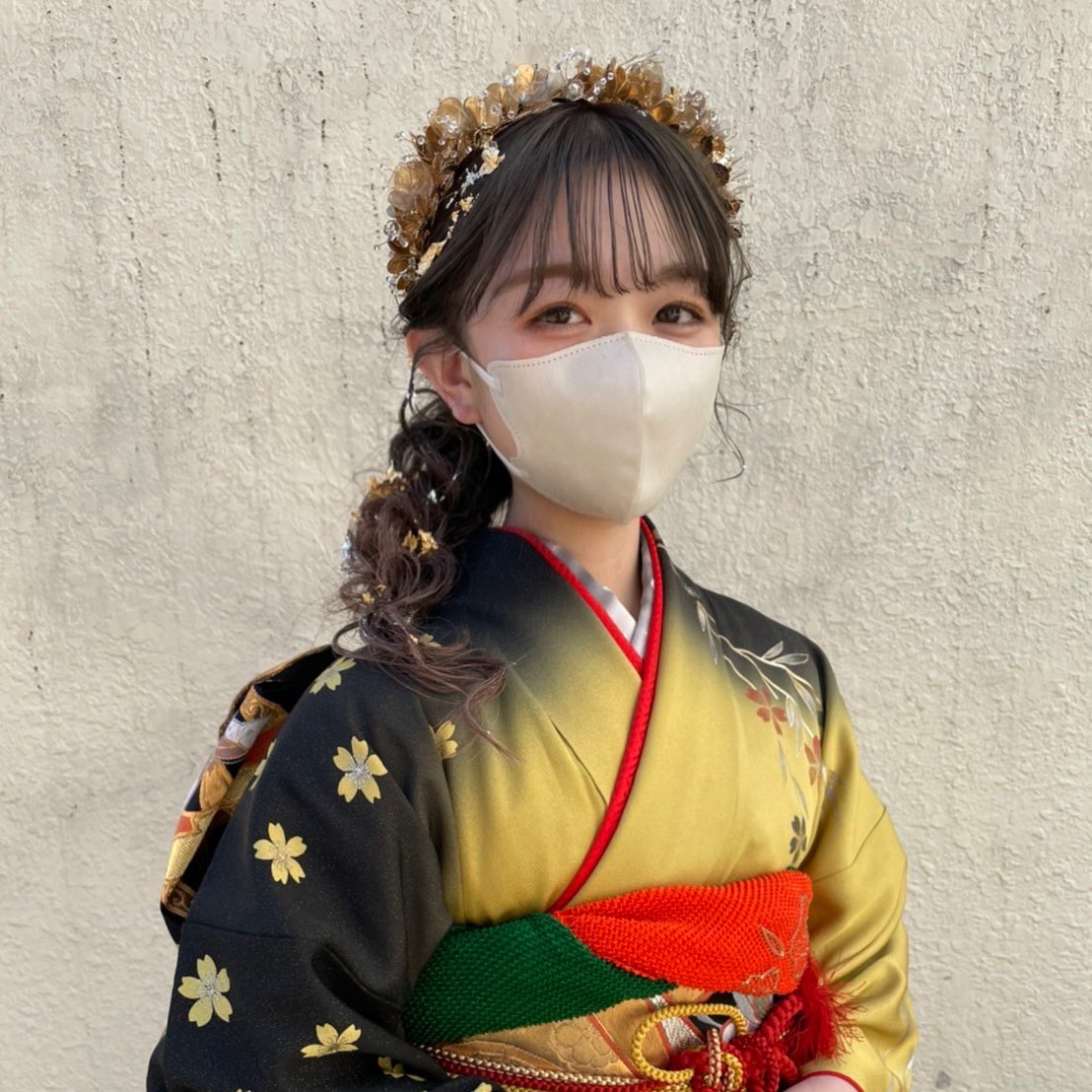 krnco__129's tweet photo. 《成人式前、当日に絶対にした方がいいこと》
①眉毛整える
眉毛アートがおすすめだけど時間とお金かかるので、コスパ良くしたい人は眉毛サロン
一緒にマツパもすると◎
②ヘアカラーは余裕持って
特にブリーチしたりイメチェンしたい人は、直前で失敗するかもしれないので少し余裕持って。続き↓ https://t.co/9NNWldHcSi