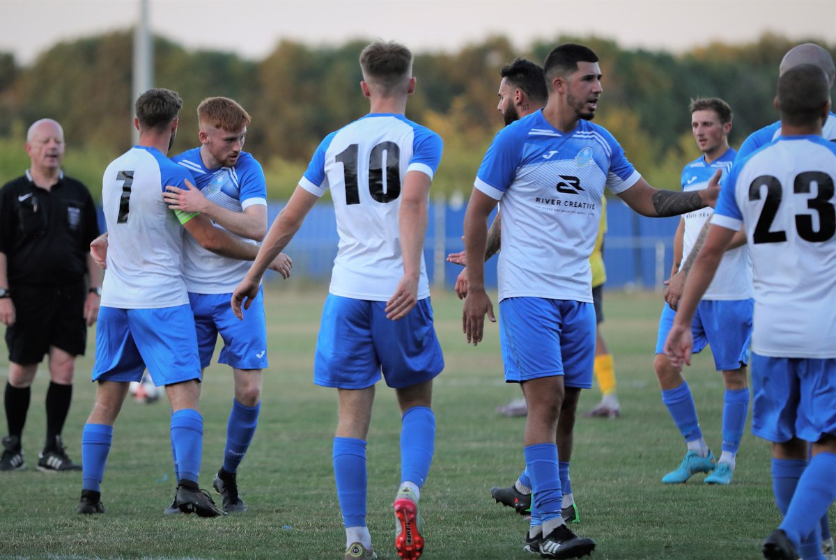 EversleyCaliFC's tweet photo. 𝗡𝗘𝗫𝗧 𝗠𝗔𝗧𝗖𝗛

2023 begins with a @ComCoFL fixture, hosting @CoveFC_Official! 

𝗞𝗢 𝟭𝟭:𝟯𝟬

Admissions | £6, £3. 💵 &amp; 💳 accepted!✅

Our Pitch-side Café &amp; Bar will be open!🍔🍻

#COYB🐗 https://t.co/DnZy32y5Ty