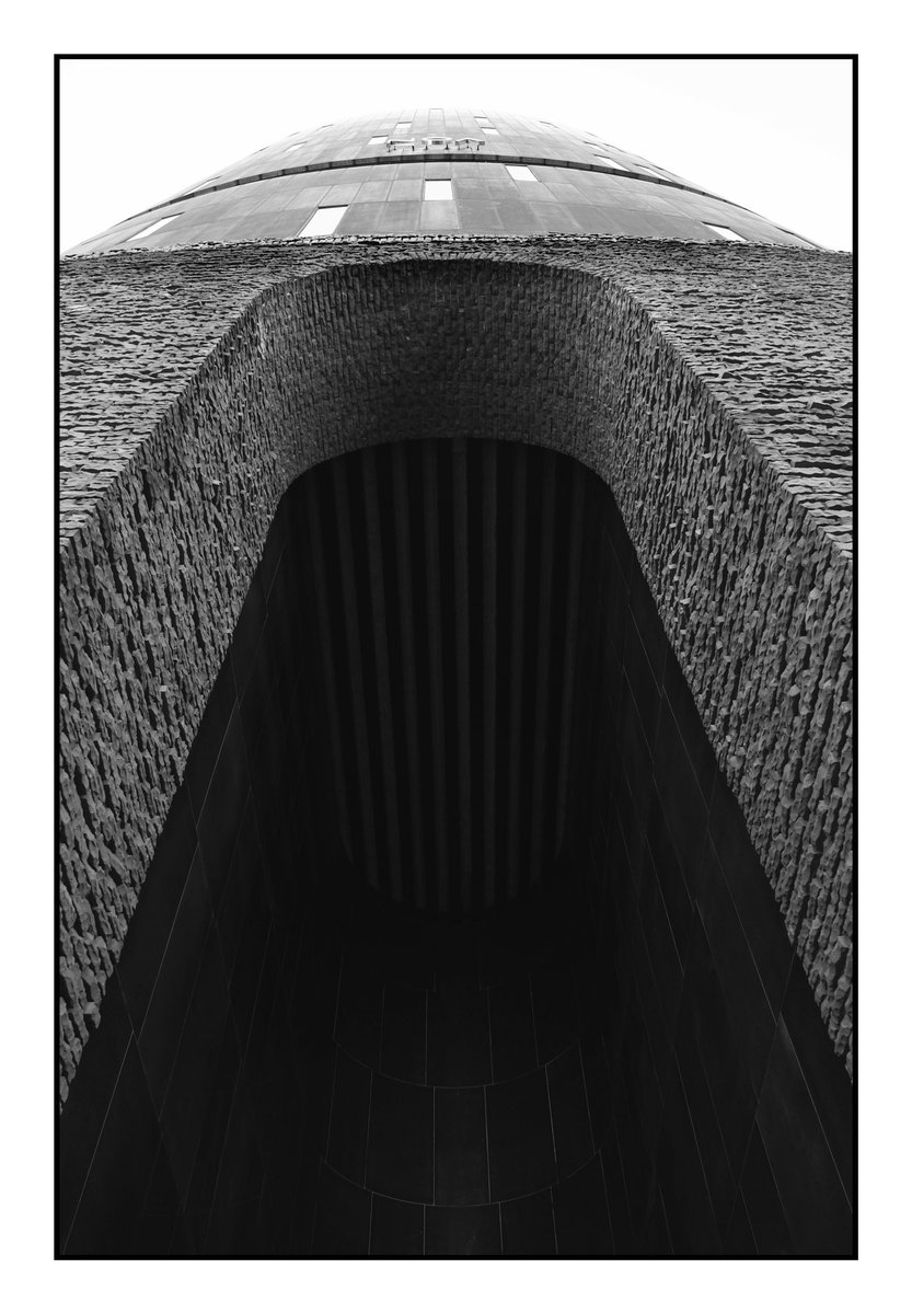 ipd1967's tweet image. Noah building #tokyo #japan #streetphotography