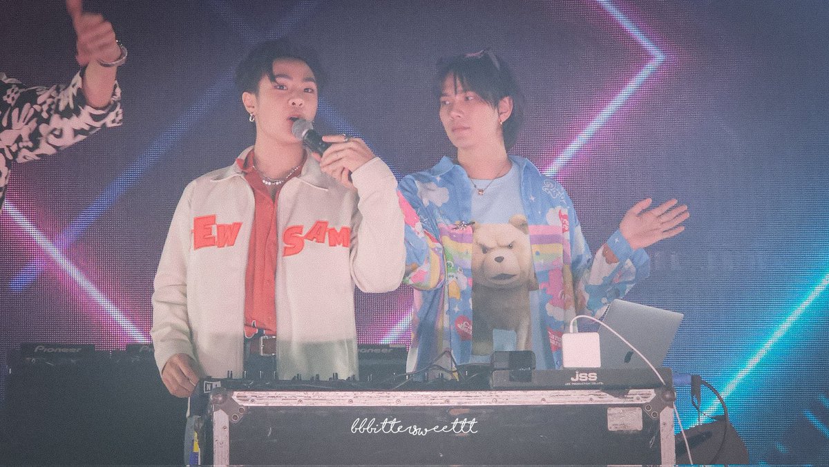 builduniverse_'s tweet photo. needed more pics of #BuildTa 🫶

—— #BeOnCloudNewYearParty 
꒰ #BuildJakapan #ไบเบิ้ลบิว ꒱ https://t.co/Cn8J2gBwvC