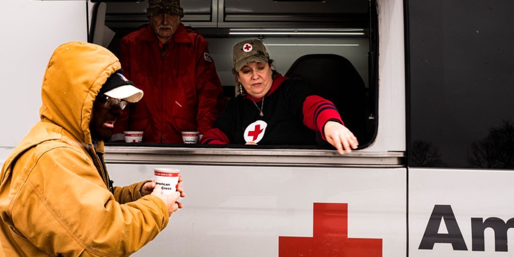 RedCrossNOH's tweet image. We will continue supporting military members, veterans and their families in the new year, and were honored to be at the Ohio Western Reserve National Cemetery in Seville, Ohio for #WreathsAcrossAmerica this year.  @DeptVetAffairs @SAFJessica #Heroes #NationalVeteransCemetery