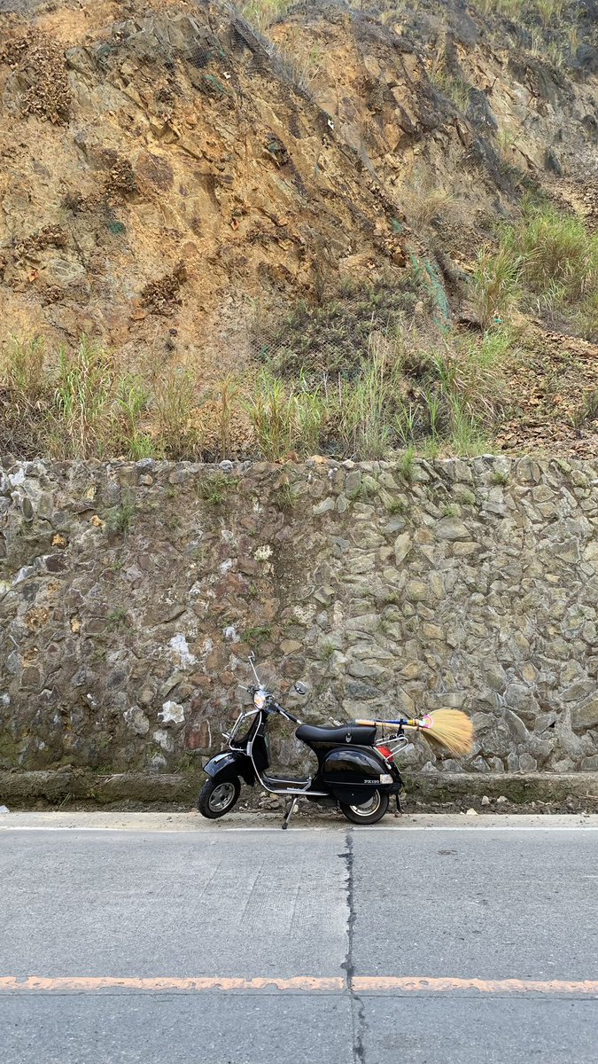 moncorpuz's tweet photo. So finally was able to ride to Lionβs Head and buy Baguio walis tambo. Sharing good vibes to fellow motor heads. Be kind, share the road #froty #firstrideoftheyear #vespa https://t.co/sWsgNPjth7