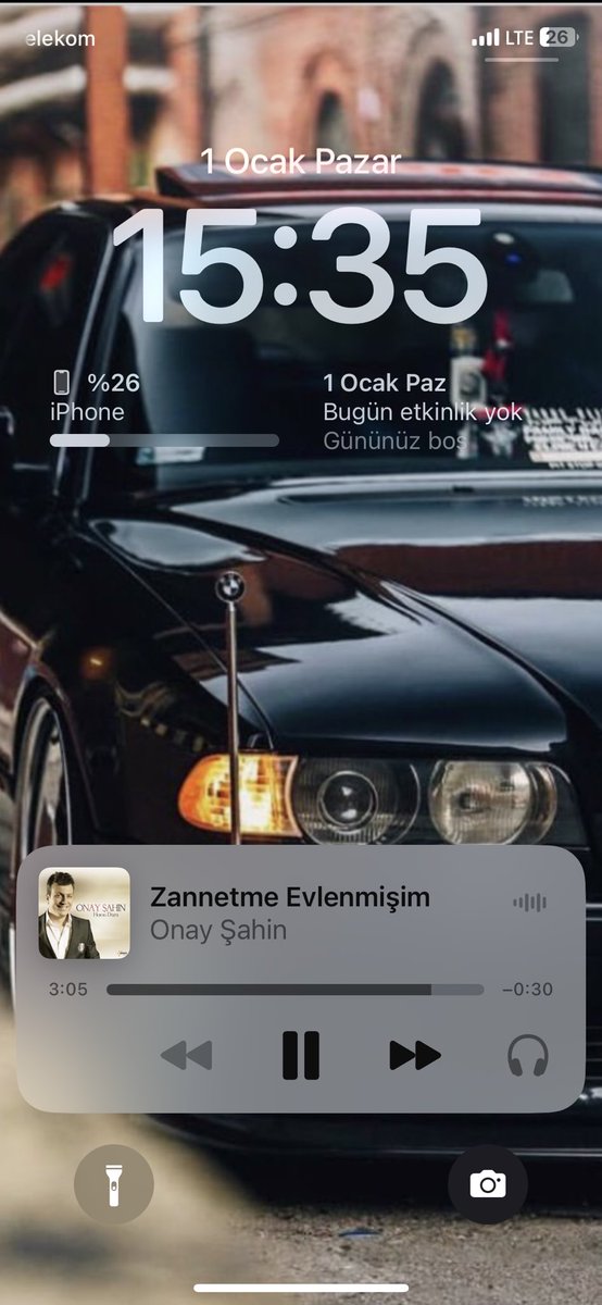 Onay sahin’le aynı trende angara eskisehir arası gidip geliyorum iki gündür