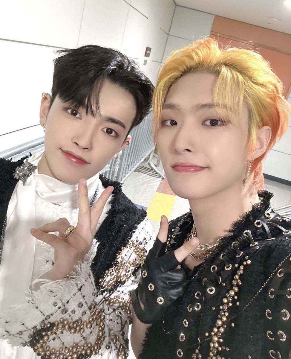 ATEEZ_instagram's tweet photo. [#fix_onstagram] 새해 선물!

#ATEEZ #에이티즈 #민기 #MINGI https://t.co/qekU80ipwp