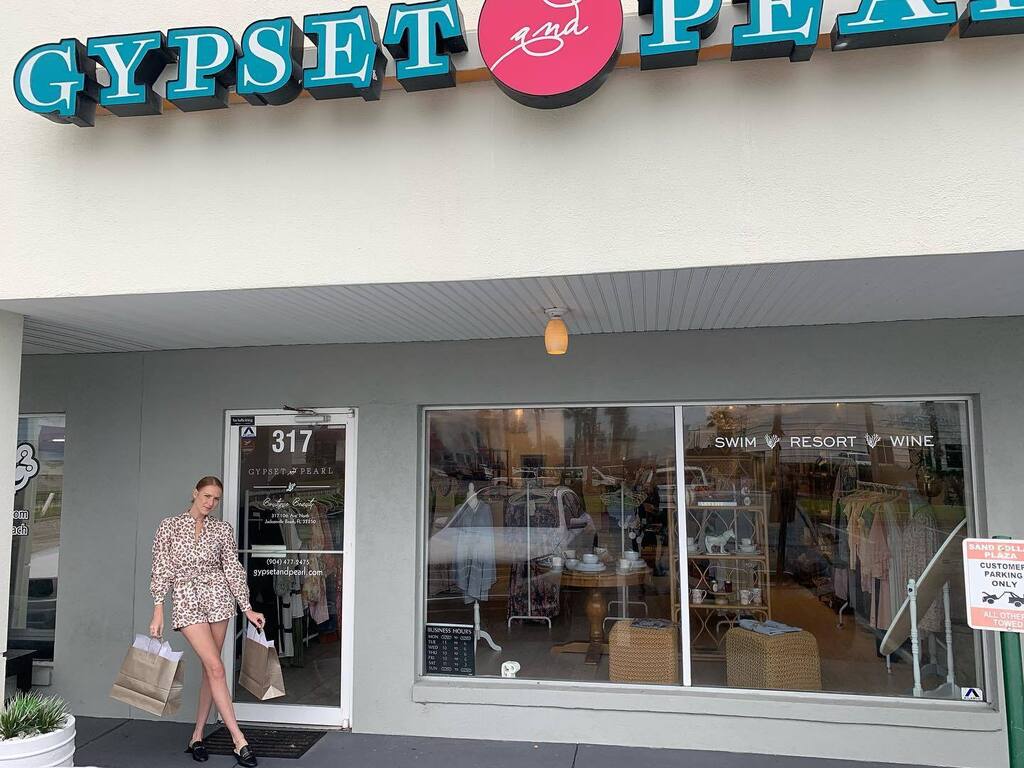 It’s officially been one year since I’ve owned Gypset and Pearl, and I couldn’t be happier.  Operating a small business would not have been possible without the support of my family, friends and  this beautiful beach community and I am endlessly grateful… instagr.am/p/Cm4Wv-luBa1/