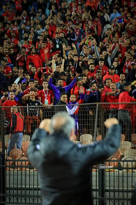 1_mido6's tweet photo. لقطة تحية كولر للجمهور قبل بداية المباراة 
كولر راح للجمهور قبل ما الجمهور ينادي عليه

 #بالروح_هنكسب_الطموح https://t.co/3QgAMaEXao