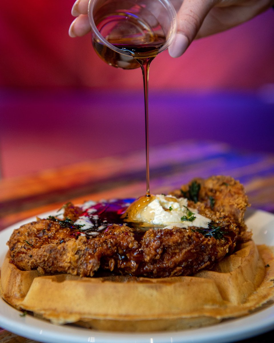 Your hangover cure 🍾 Loretta's 'Merica All Day Party 🇺🇸 
Brunch 🧇🍗 Line Dancing 👢 Live Entertainment until 2AM 🎶