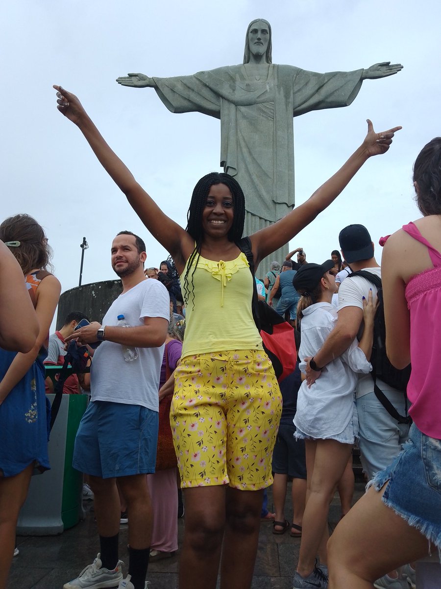 ChipoMusika's tweet photo. Happy New Year 2023! May Jesus be the centre of your life this year! :)

#christ #jesussaves #christian #jesuschrist #pray #worship #jesusloves #yeshua #2023 #felizañonuevo #redeemer #christtheredeemerstatue #brazil #cristoredentor https://t.co/C0AhovelUc