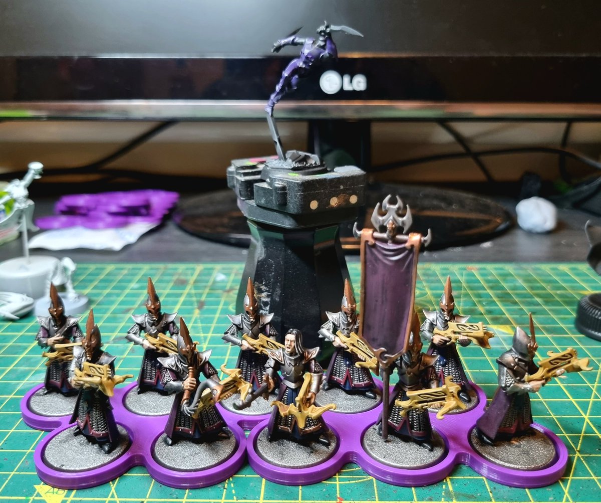 DicHammer86's tweet photo. Productive couple of days getting ready for the next Mawtribes Massacre. Though I think Har Kuron might end up getting massacred... 😬

#WarhammerCommunity #mawtribes #harkuron #darkelves #PaintingWarhammer #ageofsigmar https://t.co/UCJJOnijDI
