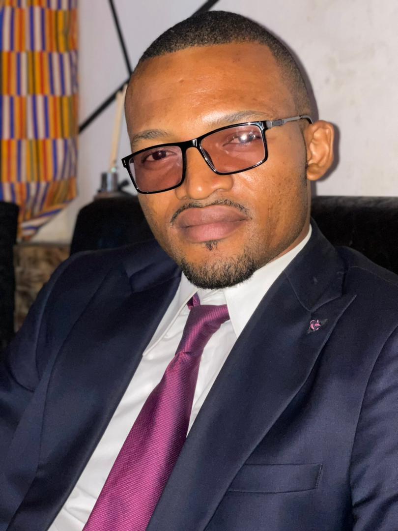 AngeMwamba243's tweet photo. À l'occasion de cette nouvelle année, mes pensées sont tournées de manière pieuse aux victimes des massacres de l'Est de la #RDCongo , que paix durable et joie soient au centre de 2023 pour le développement de ma province le #Kasai_Central. https://t.co/ZZcUSWHFo1