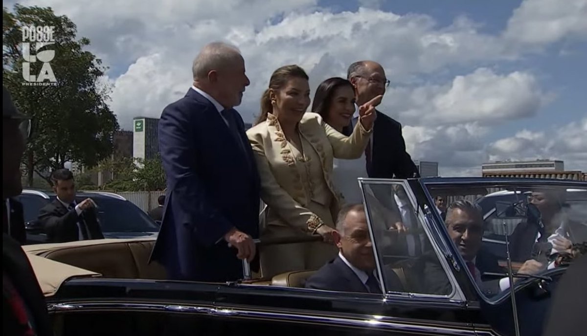 rodolpho's tweet image. eu queria poder voltar no tempo e soltar essa imagem lá em 2010 sem explicar nada