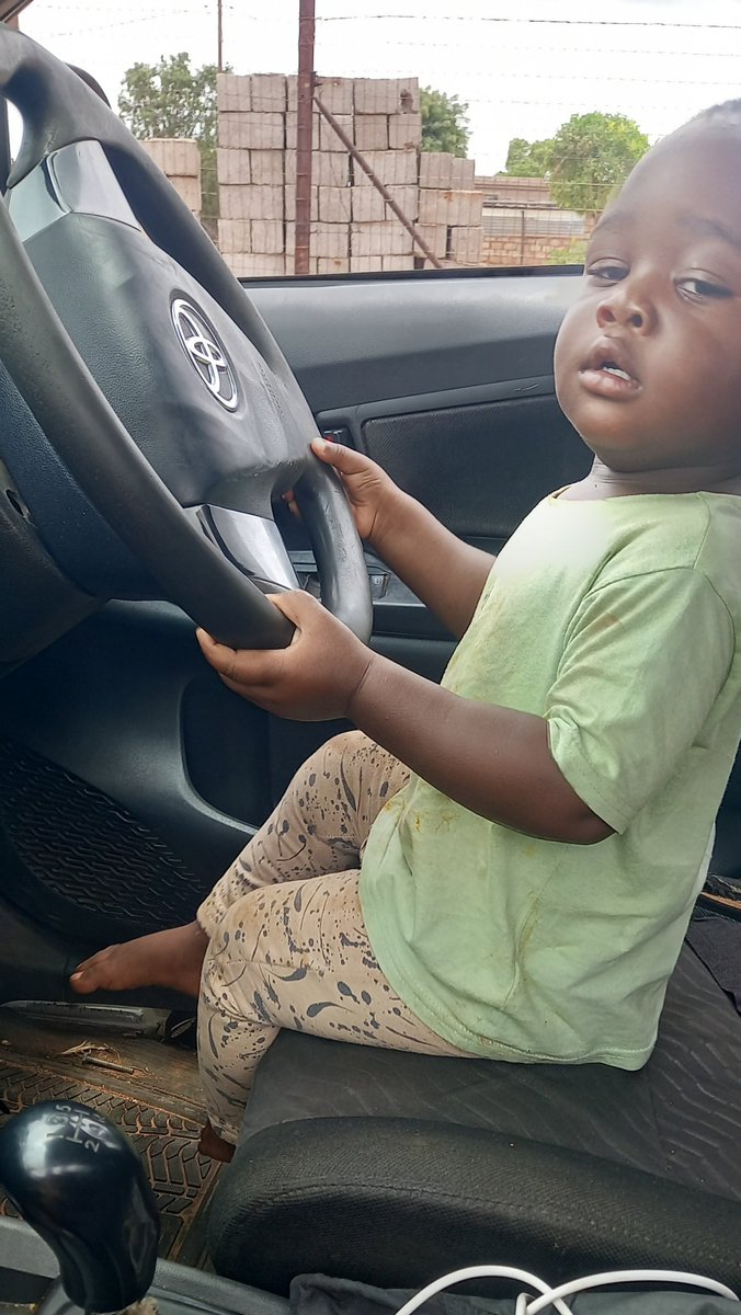 mochichilaT's tweet photo. Driving into 2023 like... https://t.co/9OXt4ZM4qr