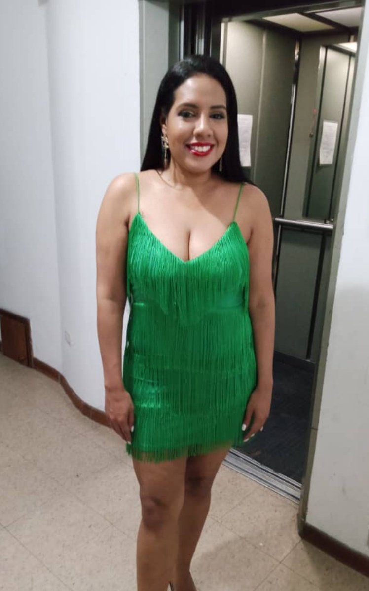 ingridbbalabu's tweet photo. Verde porque quiero salud y dólares 💚💚💚😂😂😂 https://t.co/NvovsBreO6