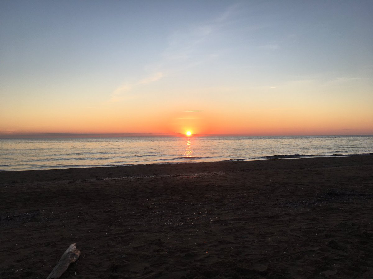 marvell_ade's tweet photo. As the Sun sets on the last year…
Seek New Horizons for this year😀
Thanks for following &amp; I wish you a very Healthy Happy New Year ❤️☀️
#corfu #greece #NewYear2023 https://t.co/bQCjZ3Jwl8