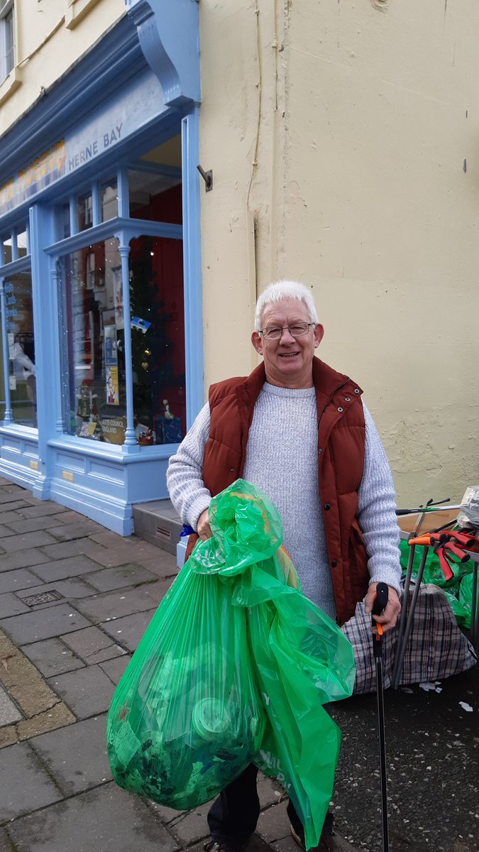 Thank you to everyone who came out for today's litterpick. A lot of bags filled in the 2 hours we allowed. For those who were asking Bay Beach Clean run a monthly beach clean on the first Sunday of the month at 10.30am, meet at the Bandstand.
#HerneBay #CommunitySpirit