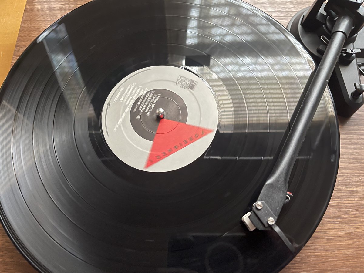 sabbathfans's tweet photo. #WeekendVinyl 8 - "4" by @ForeignerMusic.

Used to have this back in the day, but just required it on vinyl yesterday actually. Saw Foreigner on this tour back at my first concert ever in 1982.

Awesome album, going to see 'em this coming summer in Dallas on their farewell tour. https://t.co/BfccrVHy6y