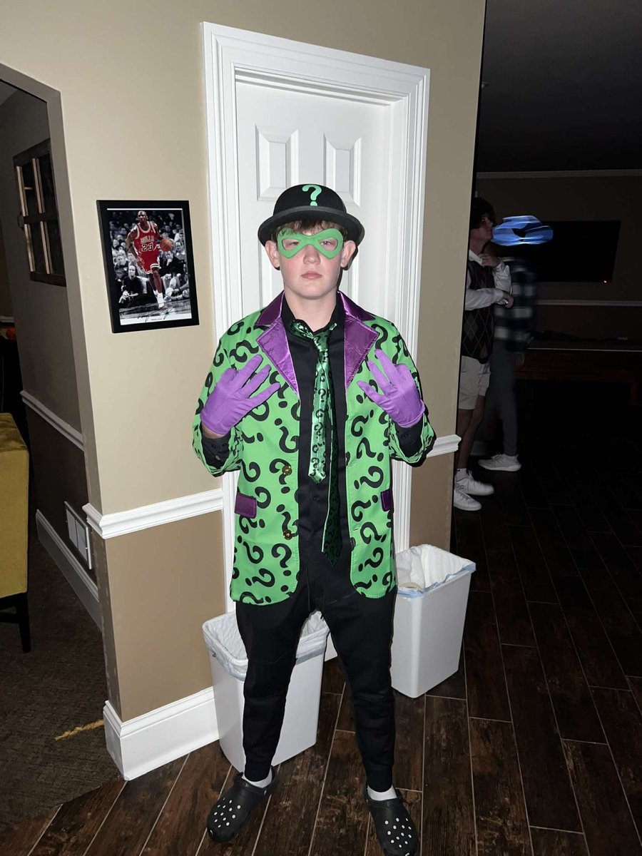 Free_Ballers1's tweet photo. Happy New Years freeballer nation! New year, same team running the league every week. Here’s to a great 2023 from the riddler himself. #letemhang #goodbye2022 https://t.co/mgPOMpXSa2